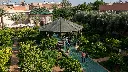 unsplash_zYBSX_5uOys_marrakech garden.webp